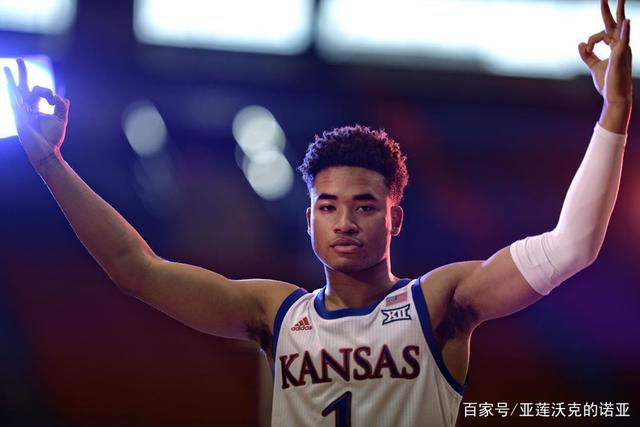 高尔夫球重庆女子公开赛：泰国球手纳塔克里塔逆转夺冠